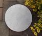Preview: Runde Betonplatten 60cm als Gartenweg Trittplatten aus Weißbeton Garten