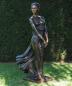 Preview: Garten Figur Elegante Frau in langen Kleid