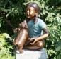Preview: Bronze Gartenfigur Mädchen mit Hund
