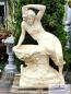 Preview: Frau mit Blumenschale