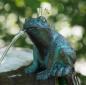 Preview: Bronzefigur Froschkönig mit Krone | kleine Gartenteich Wasserspeier Figur