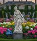 Preview: Gartenfigur Blumenstreumädchen mit Füllhorn als Dekoration