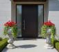 Preview: Haus Eingang Tür Ziervasen Blumenkübel