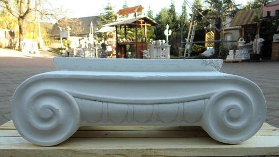 ionisches säulenkapitell