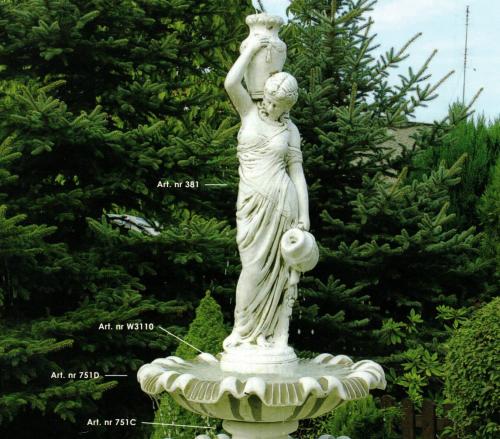 Brunnen mit Frauen Figur und Wasserkrug in der Hand