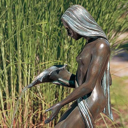 Bronze Figur Noelle, Frau mit Muschel