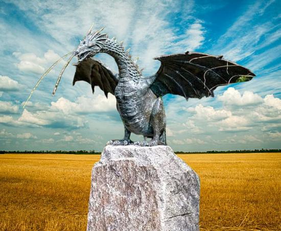 Bronze Drachen Vogel 55cm mit Granit Findling Sockel 60cm