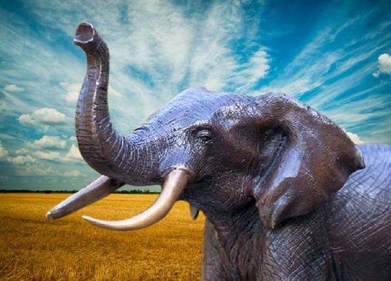 Gartenfigur Elefant als Geschenk Garten Glücksbringer Bronze Figur