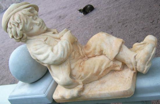 Alfred mit der Feierabend Pfeife als lustige Gartenfigur Mann mit Pfeife