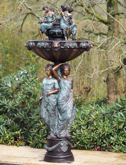 Klassischer Bronzebrunnen