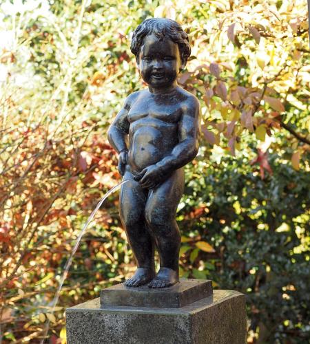 Belgisches Mannecken Pis Bronzefigur
