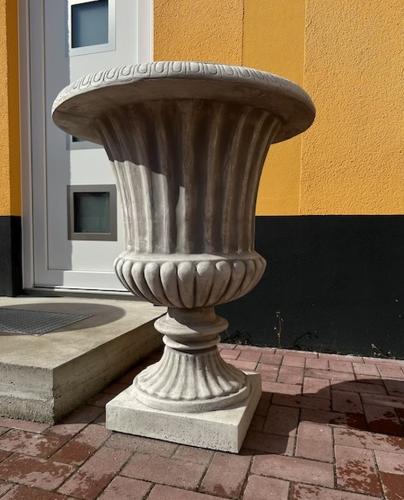 Schöne Amphore aus Steinguss perfekt für Garten Terrasse Haus Eingang