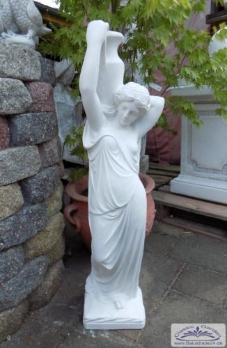 brunnenfigur frau mit krug