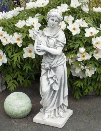 Gartenskulptur Frau mit Mandoline