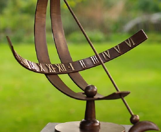 Exklusive moderne Bronze Sonnenuhr 49cm