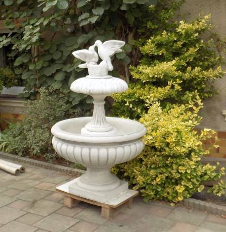 Garten Springbrunnen mit Tauben Figur