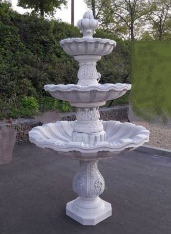 Standbrunnen mit Sockel und 3 Wasserschalen