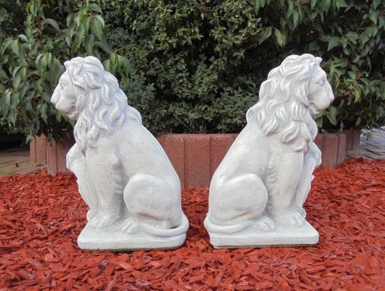 Löwen Paar links rechts Wappen Tor Pfeiler Steinfiguren 41cm