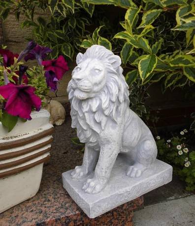 Gartendeko Löwenfigur