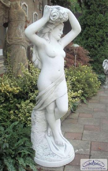 Gartenfigur Frau mit Blumenbukett im Haar Frauenskulptur Beton 130cm