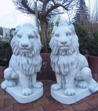 Löwen Figuren aus Beton