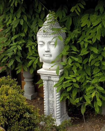 Buddhakopf mit Sockel