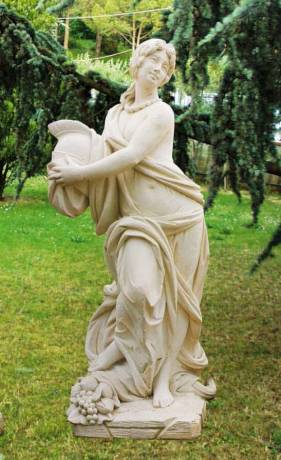 Gartenfigur römische Frauenfigur mit Helm