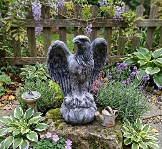 Kleine Adler Steinfigur Gartenfigur oder Innendekoration massive Beton Steinfigur
