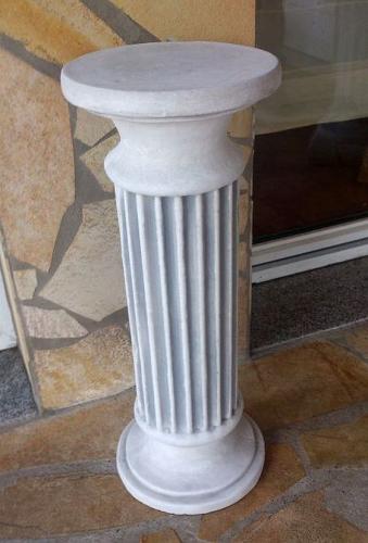 Säule mit Rillen als Sockel für Gartenfigur Vase Blumenschale runde Betonsäule 74cm
