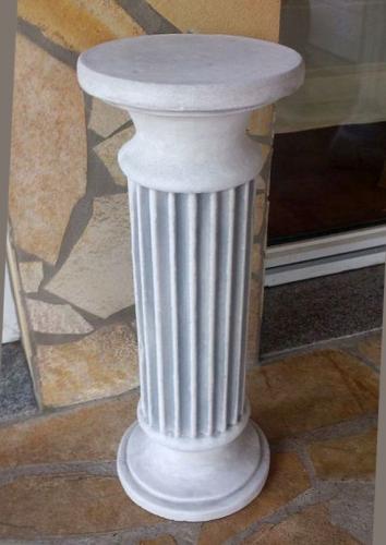 Säule mit Rillen als Sockel für Gartenfigur Vase Blumenschale runde Betonsäule 74cm