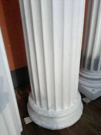 Säulen 30cm Schaft aus Beton mit kannelierter Oberfläche