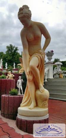 BAD-0114 Gartenfigur Adriana Statue von badende Frau als Gartendeko Steinfigur 157cm 250kg