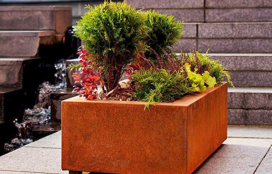 Rost Pflanzkübel als flacher Blumenkübel Pflanzkasten