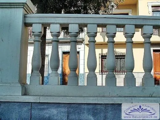 Balustrade aus Beton produziert mit Kunststoff Schablone