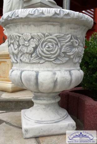 Gartendeko Blumenkübel aus Beton