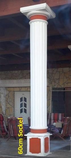 Säule mit Basisockel und Kapitell dorisch