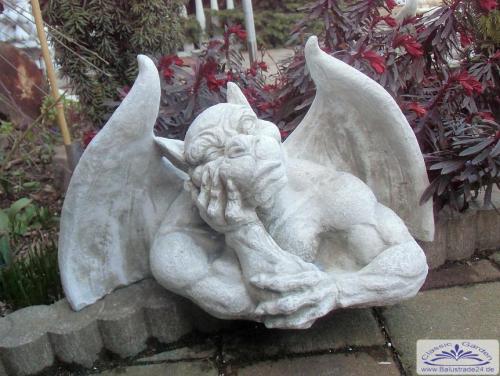 Fantasie Drachen mit Flügel