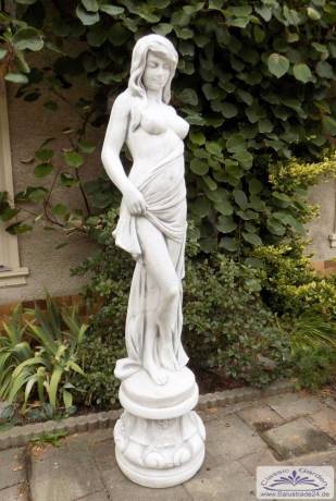 Gartenfigur Vanessa moderne erotische Frauen Venus Figur mit Badetuch Steinfigur aus Weißbeton Steinguss 150cm 144kg SA-N431