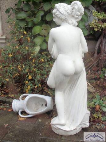 gartenskulptur Frau von Canova
