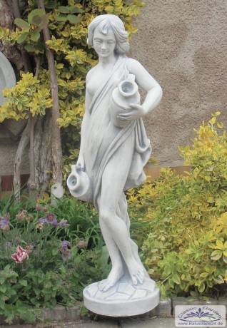 Brunnenfigur Frau mit Wasserkrug
