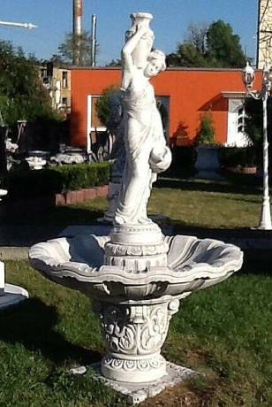 Gartendeko Brunnen mit Steinfigur