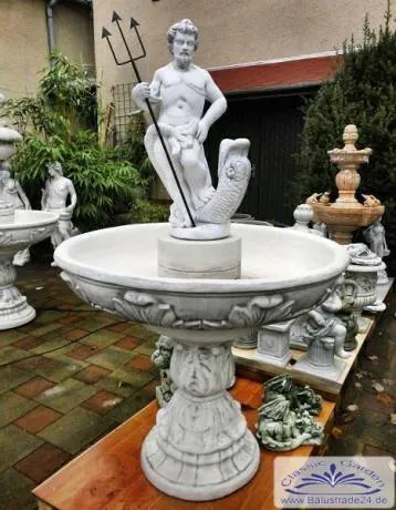 Gartenbrunnen mit Neptun Figur