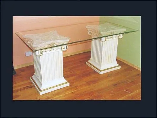 SK-6033 Glastisch mit 2 Säulen und ionischem Kapitell als Fussgestell dekorativer Wohnzimmertisch