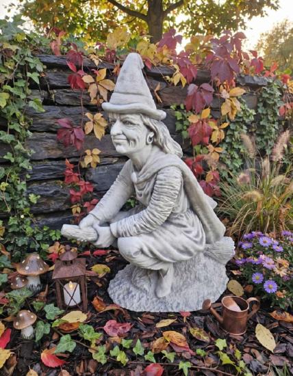 Garten Hexe Baba Jaga Figur