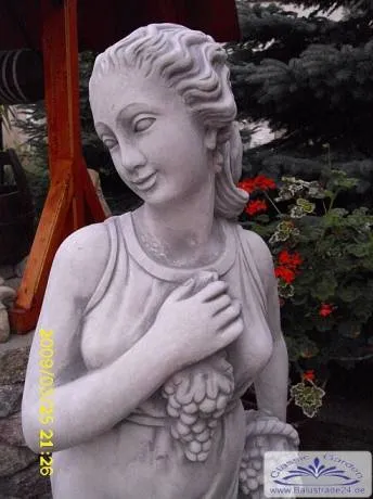 Steinfigur Frau mit Wein Figur