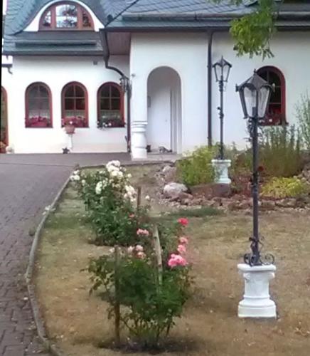 Kapitell Sockel für Gartenfigur Pflanzgefäße Postament Beton Steinguss 44cm 62kg