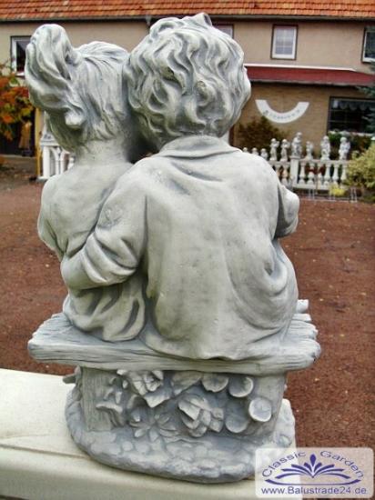 Gartendeko Steinfigur Mädchen und Junge als Märchenbuch Leser 51cm 37kg