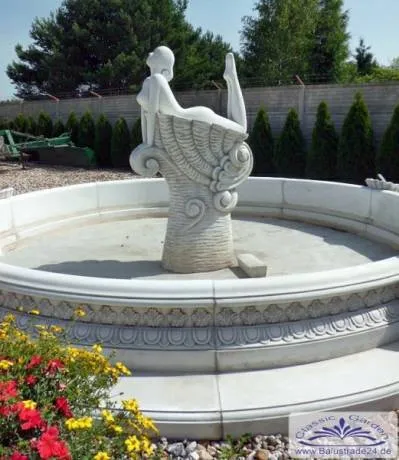 gartenbrunnen mit frau