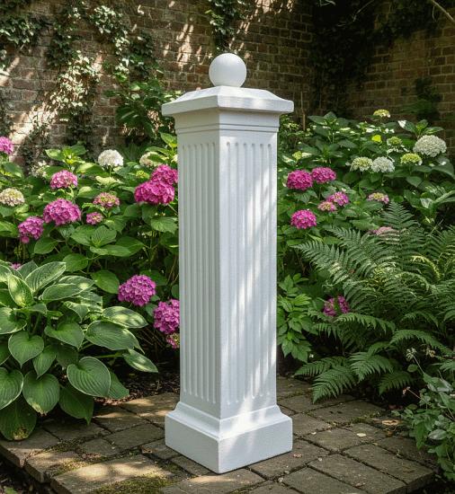 Betonpfeiler mit Kugel