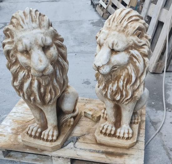 Gartenfiguren Löwen Steinfiguren sitzende Löwenfiguren als Paar Set links rechts 92cm